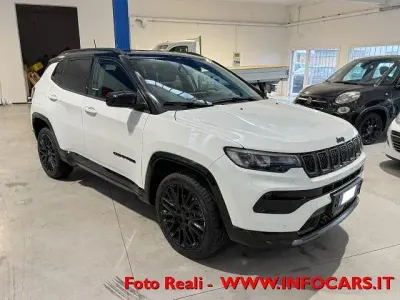 Usata Jeep Compass 179 CV (131 kW) 2023 Bianco metallizzato SUV
