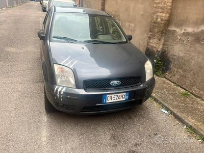 Usata Ford Fusion 80 CV (58 kW) 2003 Nero Utilitaria