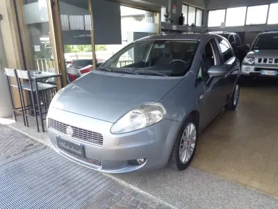 Usata Fiat Grande Punto Dynamic 90 CV (66 kW) 2008 Grigio Utilitaria