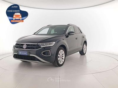 Usata VW T-Roc Life 116 CV (85 kW) 2024 Deep black perlato SUV