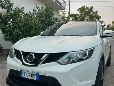 Usata Nissan Qashqai 131 CV (96 kW) 2017 Bianco SUV