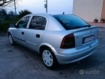 Usata Opel Astra Club 75 CV (55 kW) 2002 Grigio Berlina