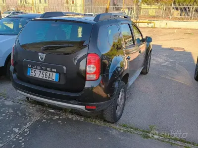 Usata Dacia Duster Lauréate 105 CV (77 kW) 2013 Nero SUV