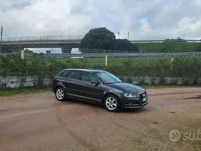 Usata Audi A3 Ambition 90 CV (66 kW) 2011 Viola Utilitaria