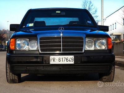 Begagnad Mercedes E200 1992 Sedan