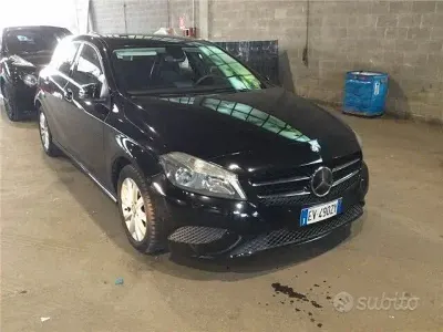 Usata Mercedes A180 109 CV (80 kW) 2014 Nero Utilitaria