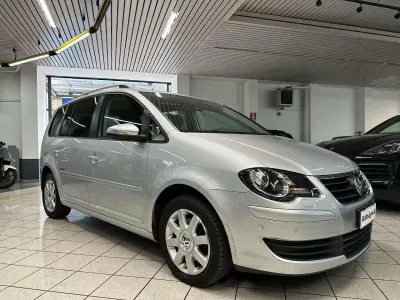 Usata VW Touran Freestyle 140 CV (102 kW) 2009 Argento Monovolume