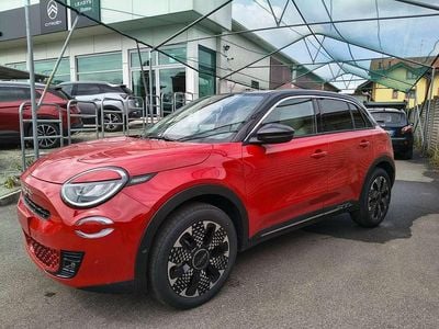 Nuova Fiat 600 La Prima 110 CV (80 kW) 2025 Rosso passione tetto nero SUV
