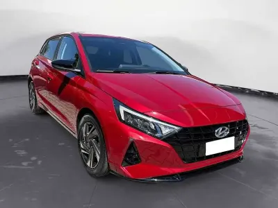 Usata Hyundai i20 83 CV (61 kW) 2022 Dragon red Utilitaria