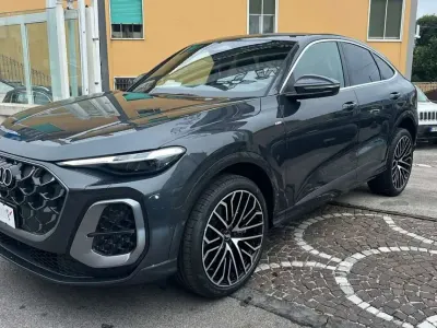 Nuova Audi Q5 S-Line 204 CV (150 kW) 2025 Grigio SUV