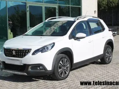Usata Peugeot 2008 Allure 120 CV (88 kW) 2019 Bianco SUV