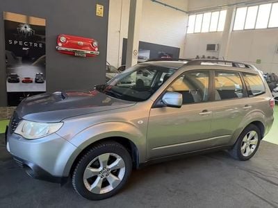 Usata Subaru Forester 146 CV (107 kW) 2010 Argento SUV