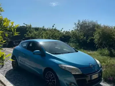 Usata Renault Mégane Coupé 110 CV (80 kW) 2012 Bluazzurro Coupé
