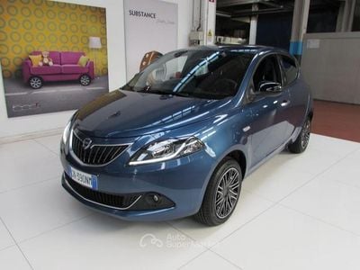 Begagnad Lancia Ypsilon Gold 69 HK (50 kW) 2023 Blå Halvkombi