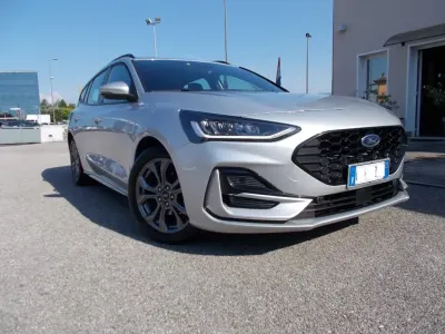 Usata Ford Focus ST-Line 125 CV (91 kW) 2023 Argento / metallizzato Station wagon
