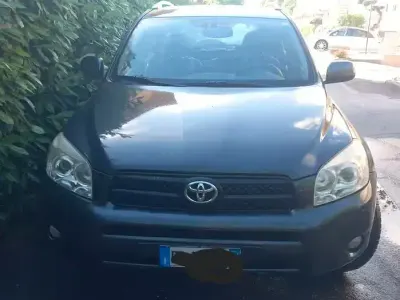 Usata Toyota RAV4 Luxury 136 CV (100 kW) 2007 Grigio SUV