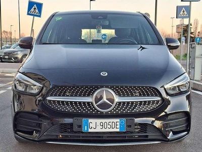 Käytetty Mercedes B200 Premium 150 HP (110 kW) 2022 Musta Tila-auto