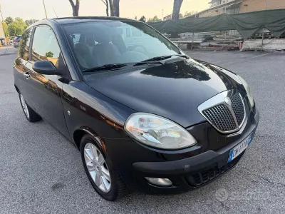 Usata Lancia Ypsilon 80 CV (58 kW) 2004 Nero Utilitaria