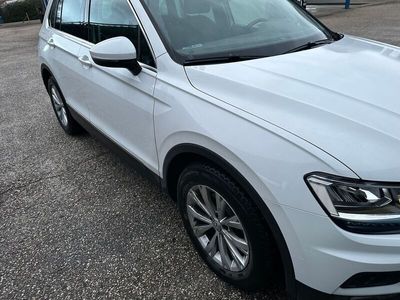 usata VW Tiguan Auto perfetta unico proprietario non fumatori riccamente accessoriata