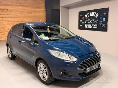 Usata Ford Fiesta Titanium 97 CV (71 kW) 2014 Blu Utilitaria