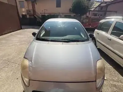 Usata Fiat Grande Punto 75 CV (55 kW) 2008 Grigio Utilitaria