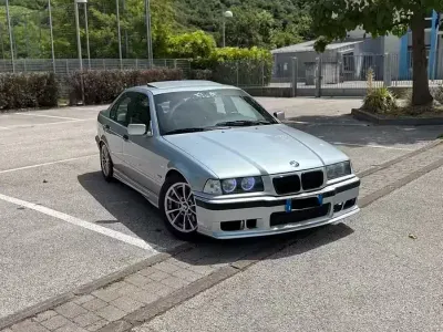 Usata BMW 320 Efficient Dynamics 150 CV (110 kW) 1996 Grigio Berlina