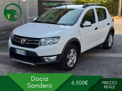 Usata Dacia Sandero Prestige 90 CV (66 kW) 2015 Bianco Berlina