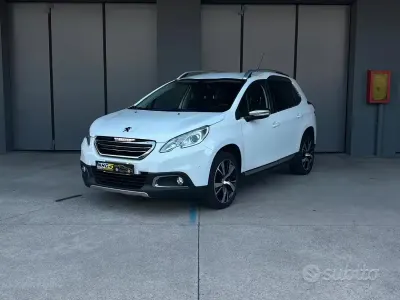 Usata Peugeot 2008 Allure 92 CV (67 kW) 2014 Bianco SUV