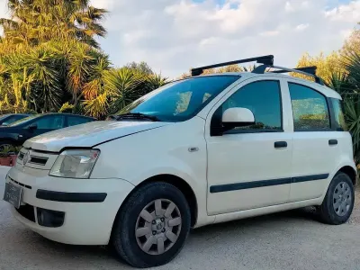 Begagnad Fiat Panda Dynamic 54 HK (39 kW) 2010 Vit Halvkombi