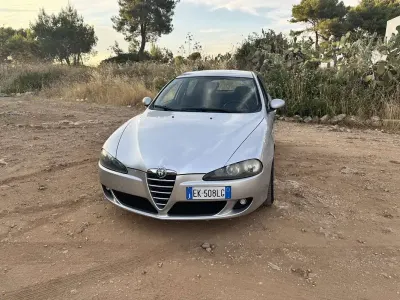 Usata Alfa Romeo 147 Distinctive 116 CV (85 kW) 2005 Grigio Utilitaria