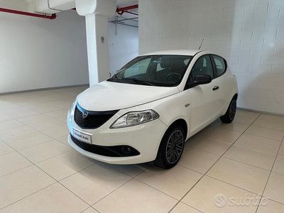 Usata Lancia Ypsilon 69 CV (50 kW) 2018 Bianco Utilitaria