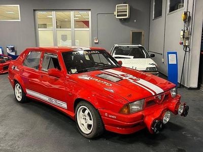 Usata Alfa Romeo 75 155 CV (114 kW) 1988 Rosso Berlina