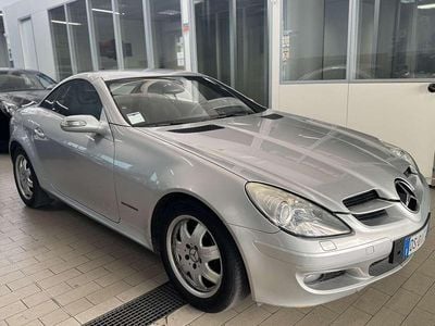 Usata Mercedes SLK200 163 CV (119 kW) 2007 Argento Cabrio