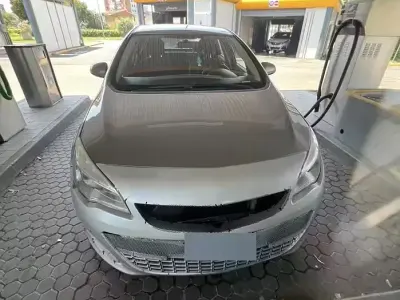 Usata Opel Astra 140 CV (102 kW) 2014 Giallo Berlina