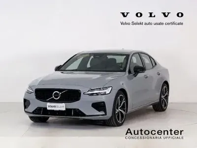 Usata Volvo S60 Plus 197 CV (144 kW) 2024 Vapour grey Berlina