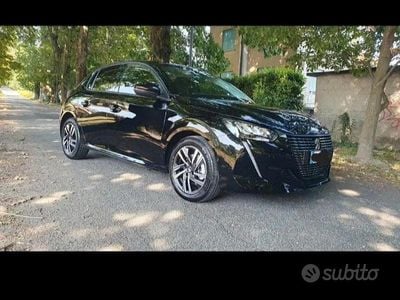 Usata Peugeot 208 Allure 101 CV (74 kW) 2023 Nero Utilitaria