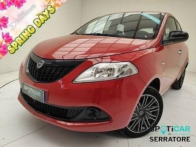 Usata Lancia Ypsilon Silver 69 CV (50 kW) 2024 Rosso Utilitaria