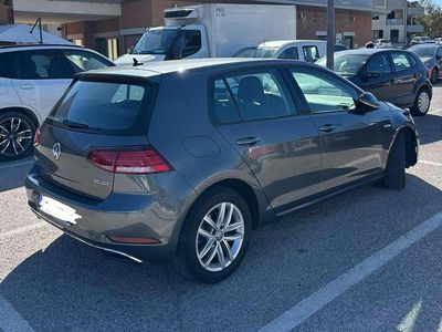 Gebraucht VW Golf VIII Business 131 PS (96 kW) 2020 Grau Limousine