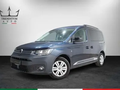 Usata VW Caddy 122 CV (89 kW) 2022 Blu Monovolume