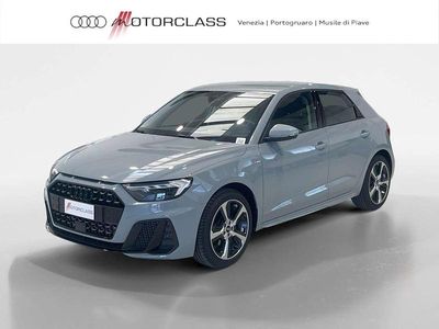 Nuova Audi A1 Sportback S-Line 116 CV (85 kW) 2026 Grigio chronos metallizzato ne Utilitaria