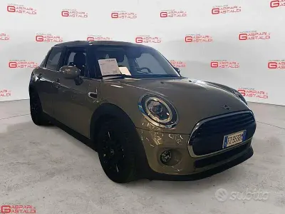 Usata Mini ONE 75 CV (55 kW) 2019 Grigio Utilitaria