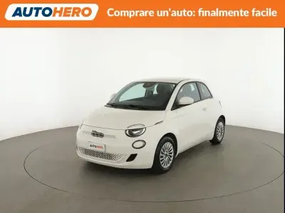 Usata Fiat 500e Action 69 kW (95 CV) 2022 Bianco Berlina
