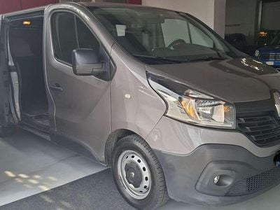 Usata Renault Trafic 140 CV (102 kW) 2016 Grigio Monovolume