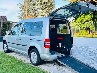 Usata VW Caddy 102 CV (75 kW) 2015 Grigio Monovolume
