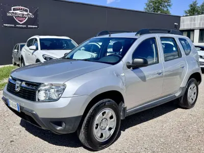 Usata Dacia Duster 105 CV (77 kW) 2011 Argento SUV