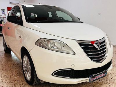 Usata Lancia Ypsilon Gold 69 CV (50 kW) 2014 Bianco Utilitaria