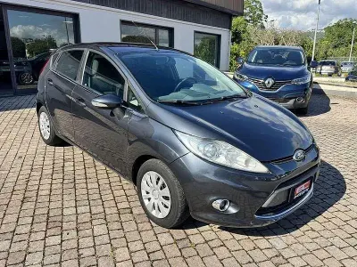 Usata Ford Fiesta Titanium 68 CV (50 kW) 2010 Grigio Berlina
