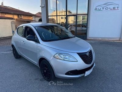 Usata Lancia Ypsilon Gold 95 CV (69 kW) 2015 Grigio Utilitaria