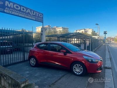 Usata Renault Clio IV 75 CV (55 kW) 2014 Rosso Berlina