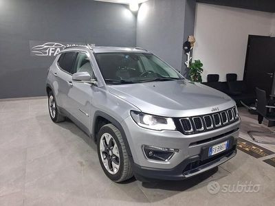Używany Jeep Compass Limited 120 KM (88 kW) 2018 Szary SUV